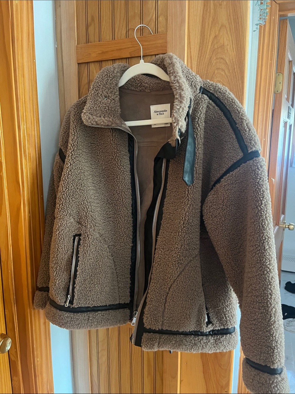 NWT Abercrombie & Fitch Taupe Sherpa Jacket with Black Trim - XS